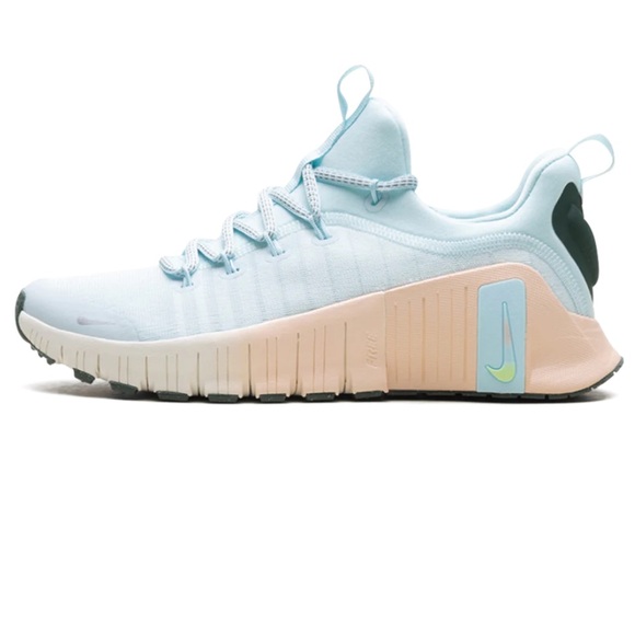 Nike Free Metcon 6 Sz 9
Glacier Blue Washed Coral Vintage Green Metallic Silver - Picture 4 of 8